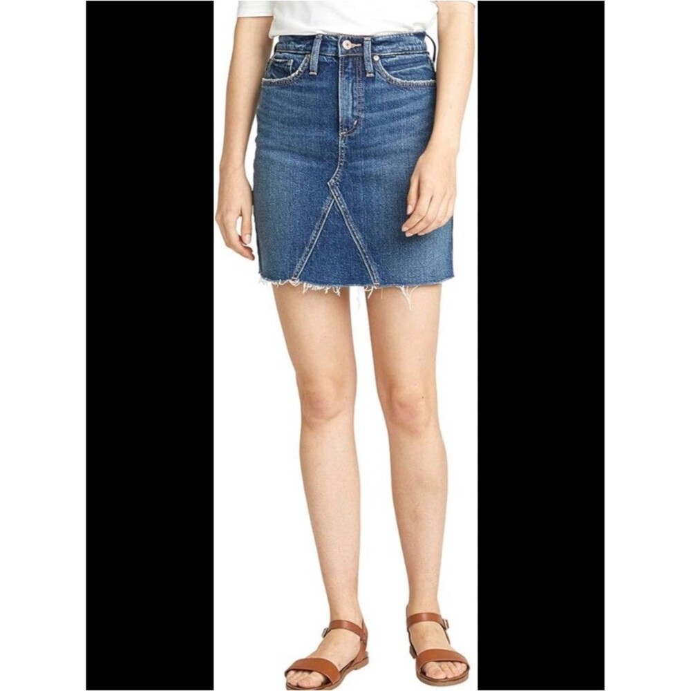 Silver Jeans Co. Frisco Mini Skirt raw hem with Front Triangle Slit